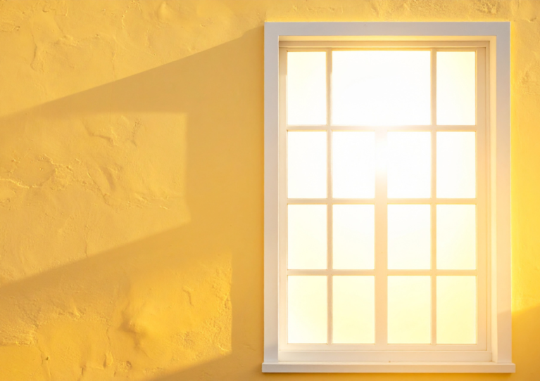 artykuł mycie okien, grafika Canva