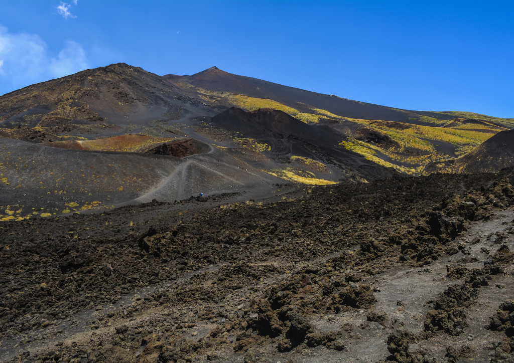 Etna - grafika Canva