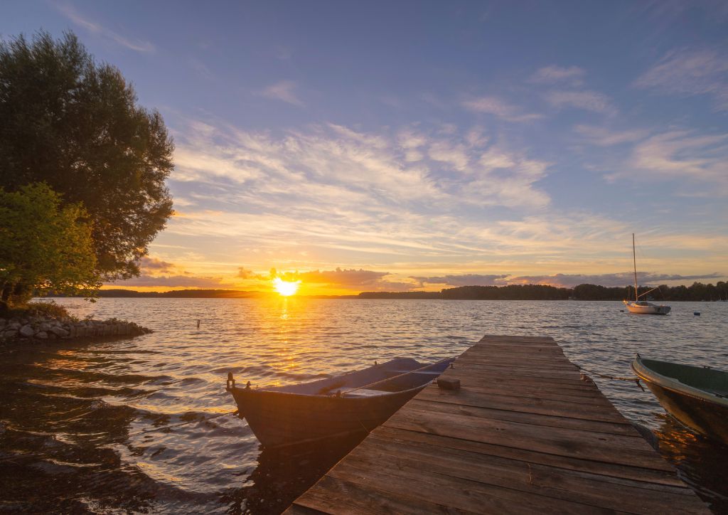 jeziora - grafika Canva