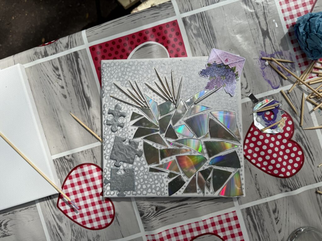 obraz z płyt CD stworzony podczas warsztatów